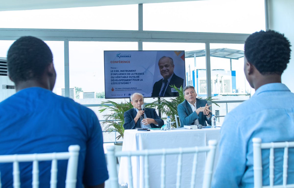civensemble's tweet photo. 1ere masterclass  des Ateliers Ensemble animée par l’Ambassadeur de France en 🇨🇮et le directeur de l’@AFD_France. Focus sur le C2D, outil clé pour le développement et la coopération entre la Côte d’Ivoire et la France. De beaux échanges. Apprentissage et moment de qualité. https://t.co/IuH3dEAaXd