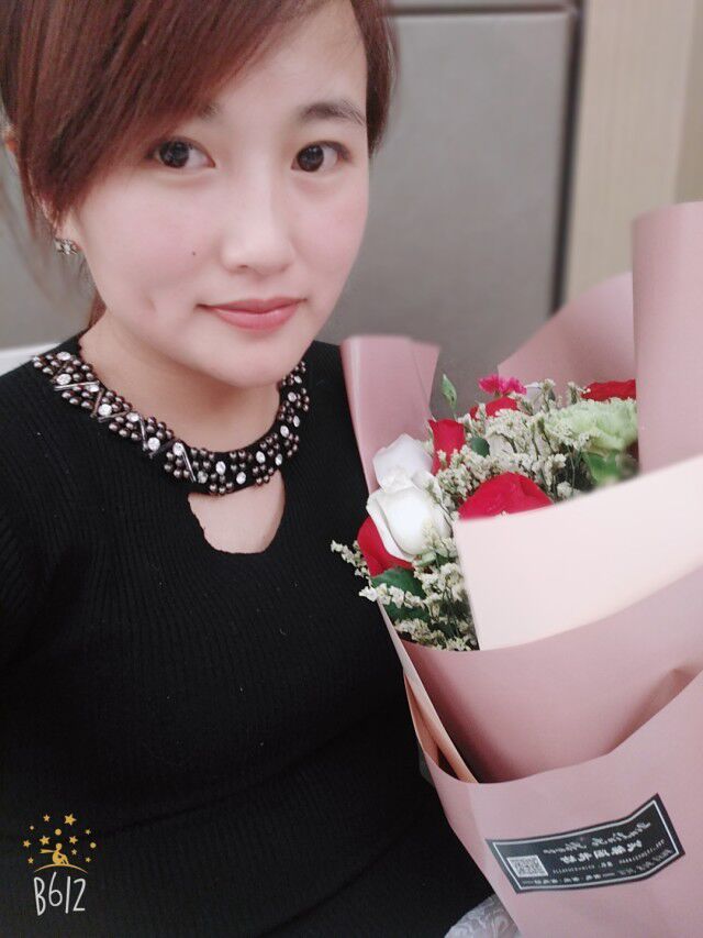 XingF61098's tweet photo. 美女 https://t.co/hsVOKXVQrc