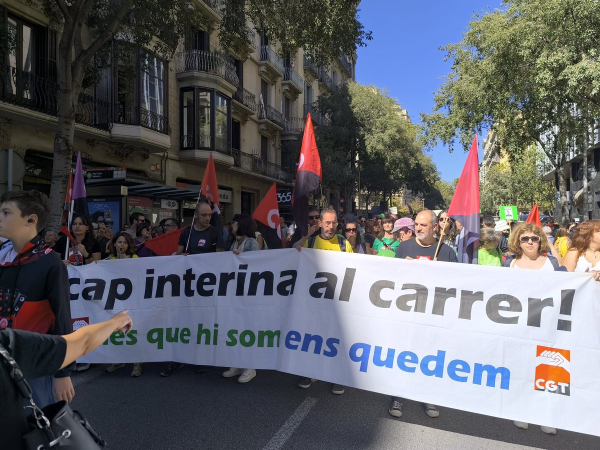 sapbcgt's tweet image. Més imatges d la mani d&apos;avui a Barcelona. Arrenca la tardor calenta interina! Propera parada: #Fixesa! @oscarlopeztwit @desdelamoncloa