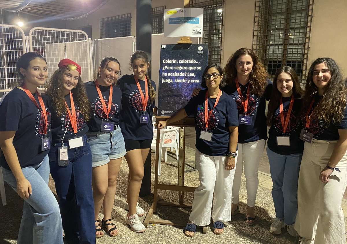 EducacionUm's tweet image. Varios equipos de nuestra facultad estuvieron presentes en  #LaNocheUMU divulgando con actividades y experimentos @umudivulga @umu