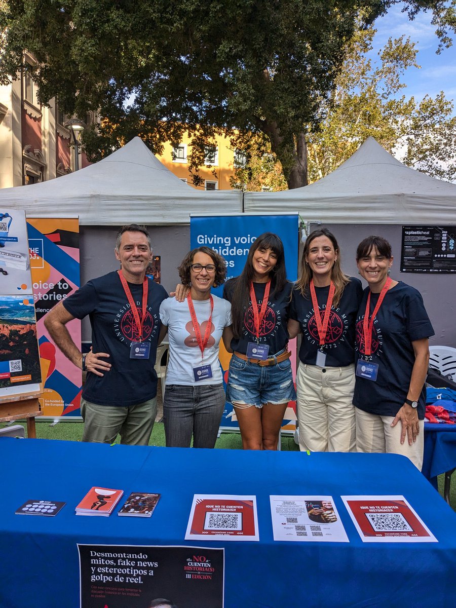 EducacionUm's tweet image. Varios equipos de nuestra facultad estuvieron presentes en  #LaNocheUMU divulgando con actividades y experimentos @umudivulga @umu