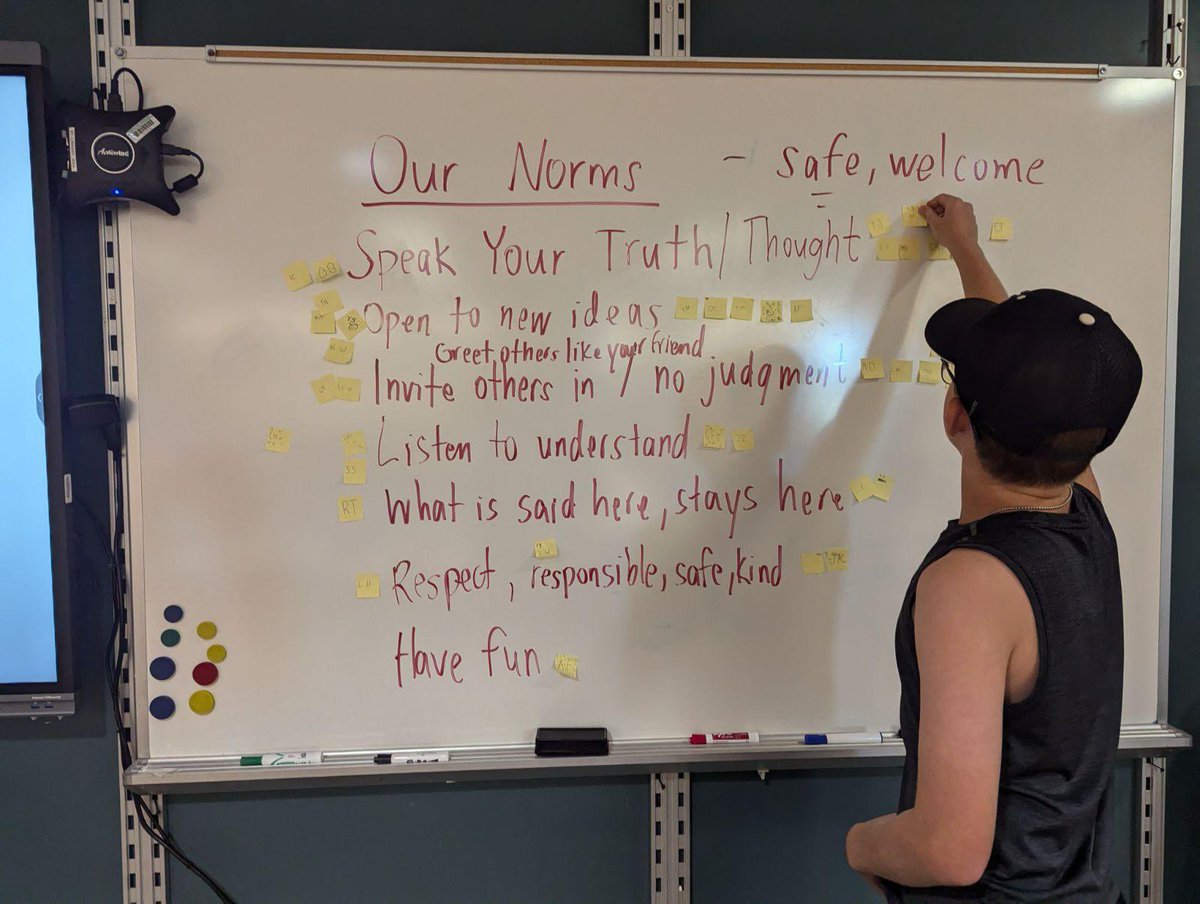 Tracey Savine tweet media