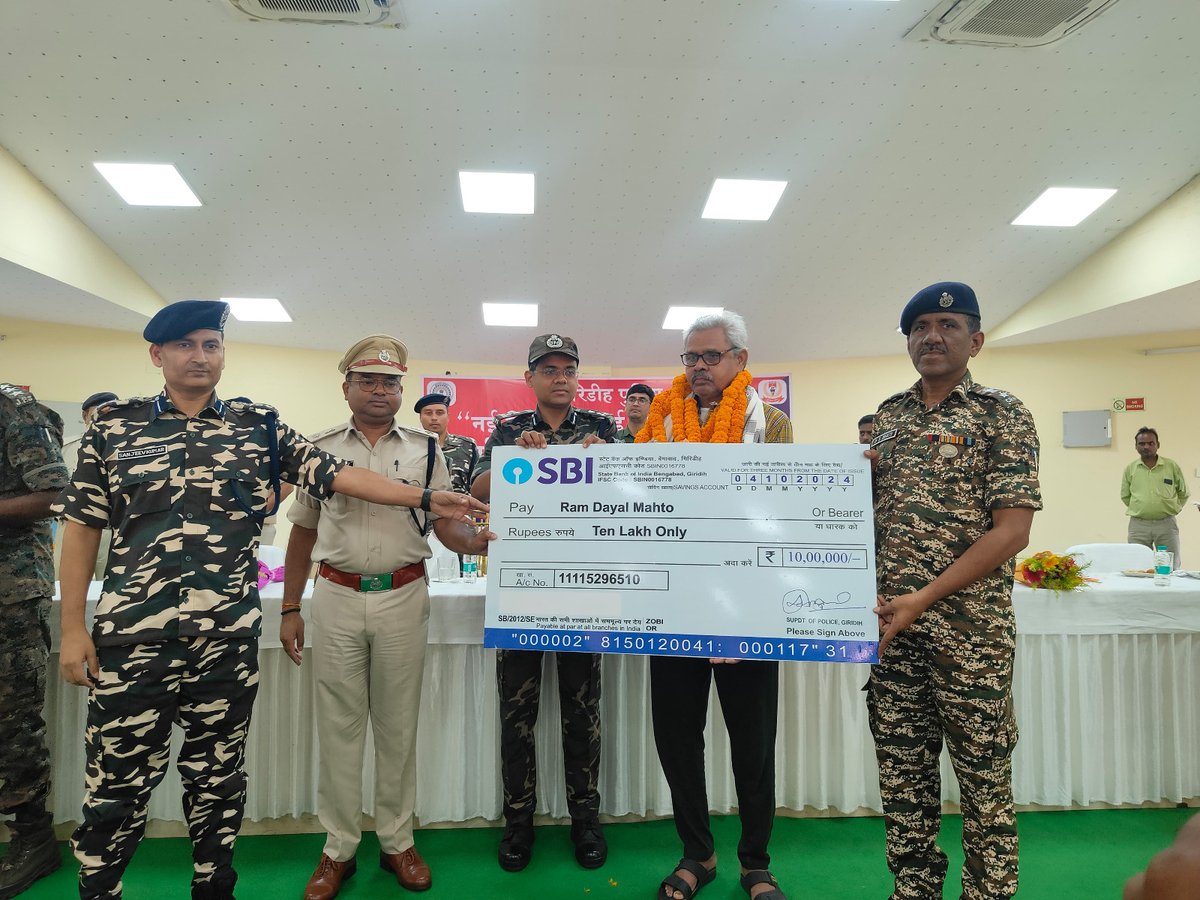 On 28/09/2024, 01 CPI (Mao) Namely RamDayal Mahto @ Bachan Da (ZCM) (Reward 10 Lakhs), Village- Pipradih, PS- Khukhra, Distt- Giridih (Jkd) surrendered on before to DIG Jkd Police Bokaro, SP Giridih, in the presence of Comdt (AOD) 154 Bn CRPF,  at new Police Line Giridih .