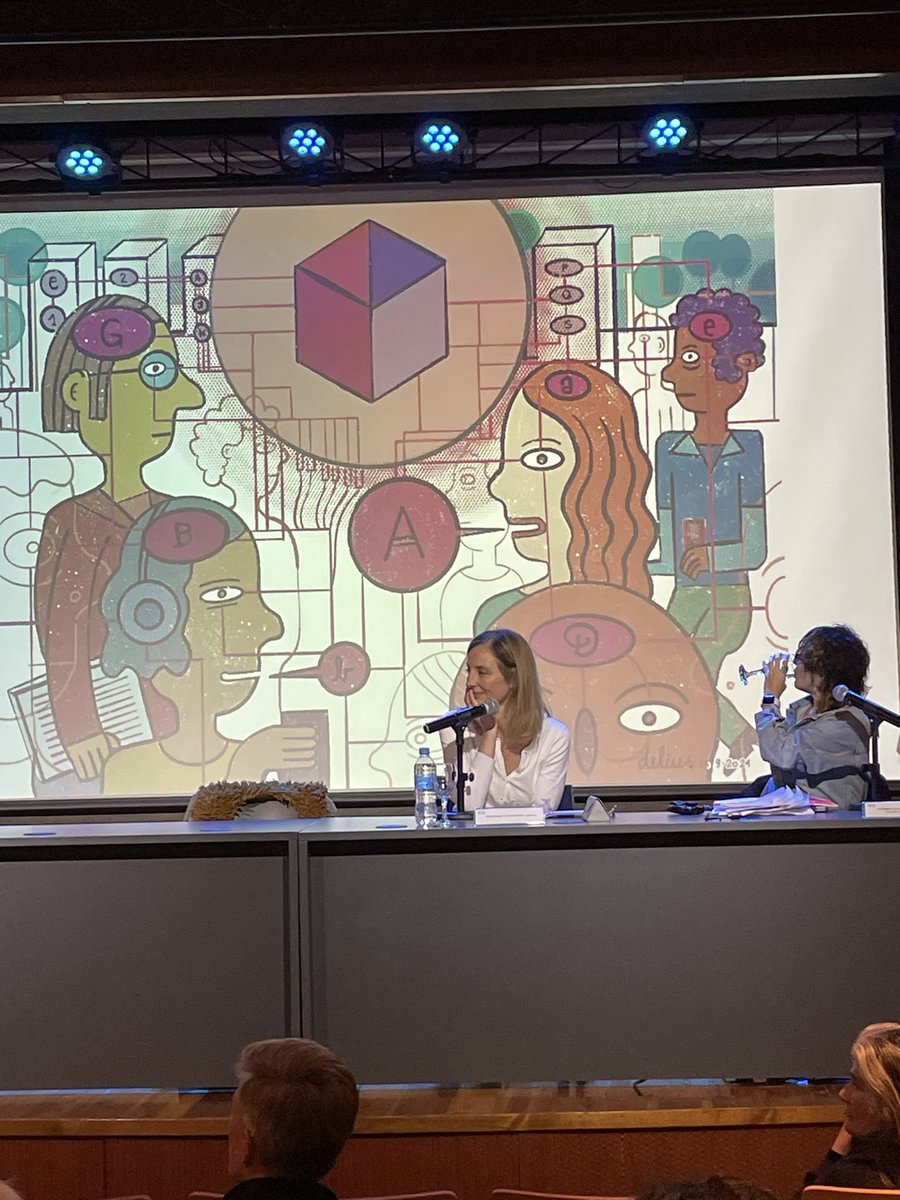 Cierre de lujo con @orithalper y su epistemologia política de la inteligencia artificial y <a href="/FlaviaCostaTW/">Flavia Costa</a> con las tesis ampliadas de #Tecnoceno como sistema infocomunicacional #BecomingNeural