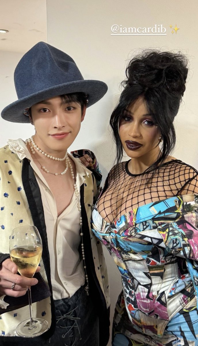[ 240929 | 📷 IG Story — HONGJOONG with Cardi B ]
.
#ATEEZ #에이티즈 <a href="/ATEEZofficial/">ATEEZ(에이티즈)</a>