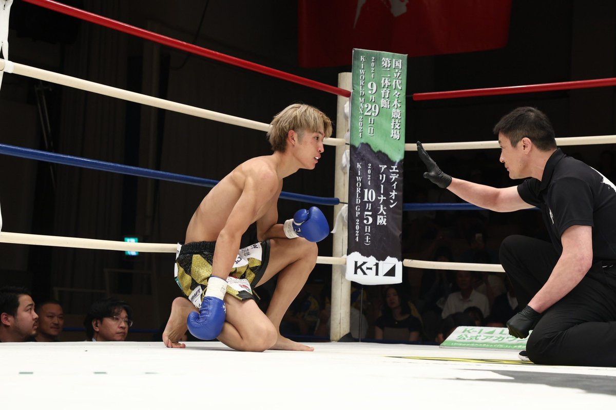 KuutoUeno's tweet photo. 負けました。
ぶっ倒されました。
気持ちは死んでない。
俺はこんなところで諦めない。
必ず這い上がる。チャンピオンになる。
たくさんの応援ありがとうございました。
ゴンナパー選手ありがとうございました。
明日はかなたがカマスので応援お願いします!
#krush165 https://t.co/532Nnah2dt