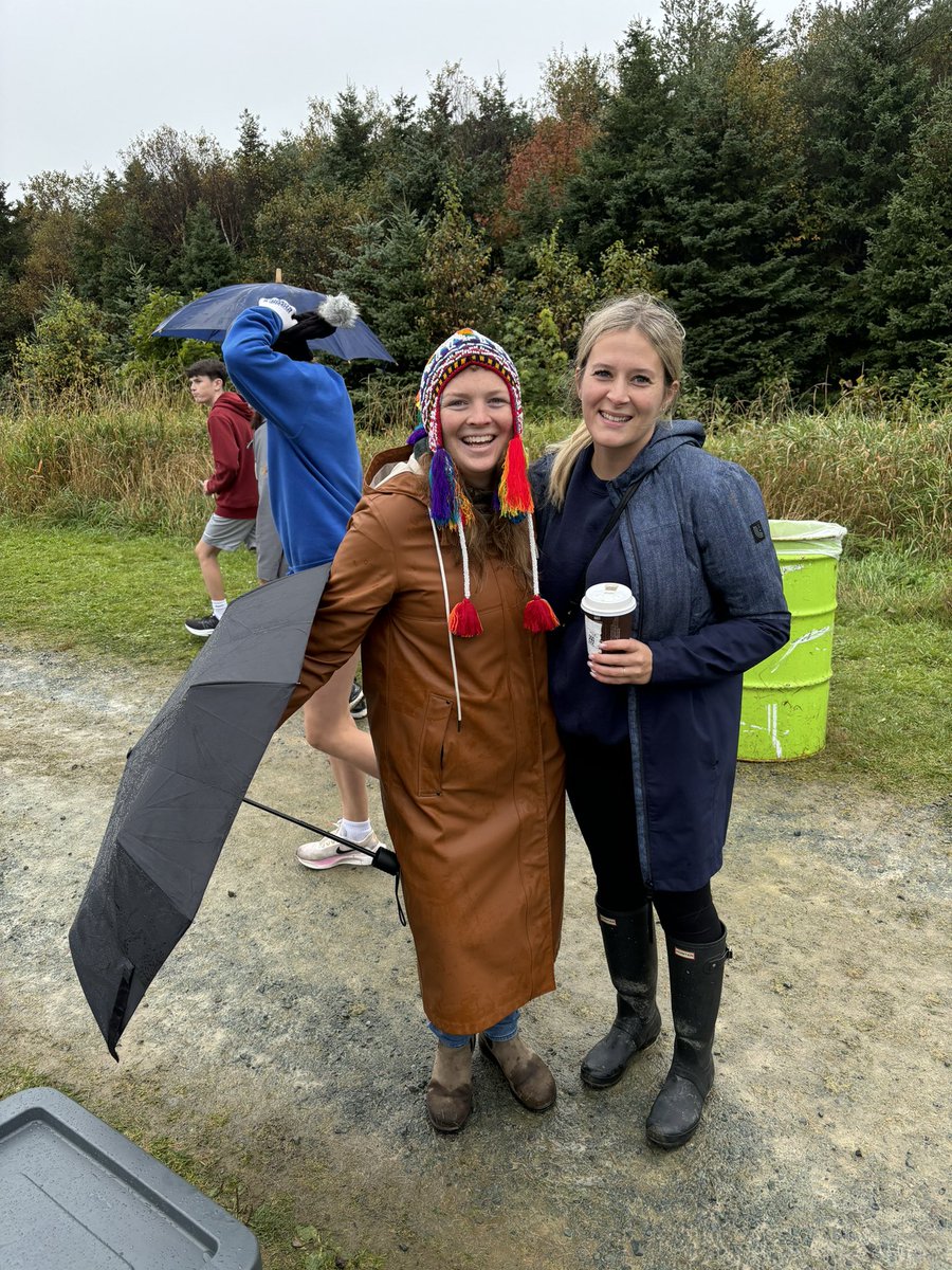 SPJH_PE's tweet photo. Even though it was wet, it was a lot of fun for our Pythons attending race #2 of the @NLAthletics Cross Country Series! Great by all of our runners! Big thanks to our teacher coaches Ms.McCartney /Ms.Flemming and a big thanks to @NLAthletics for hosting another great race! 👊 https://t.co/wq6F7dGMdR