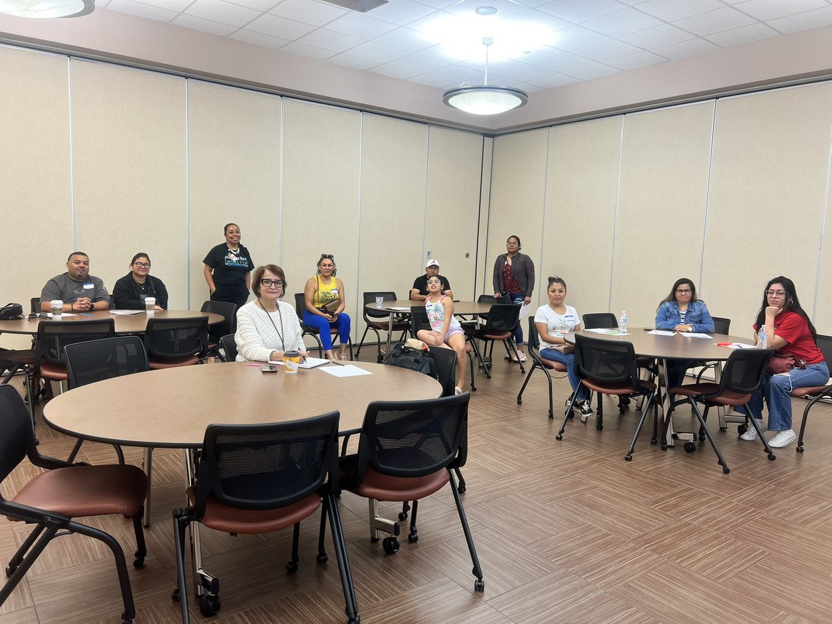 Julia Benavides tweet media