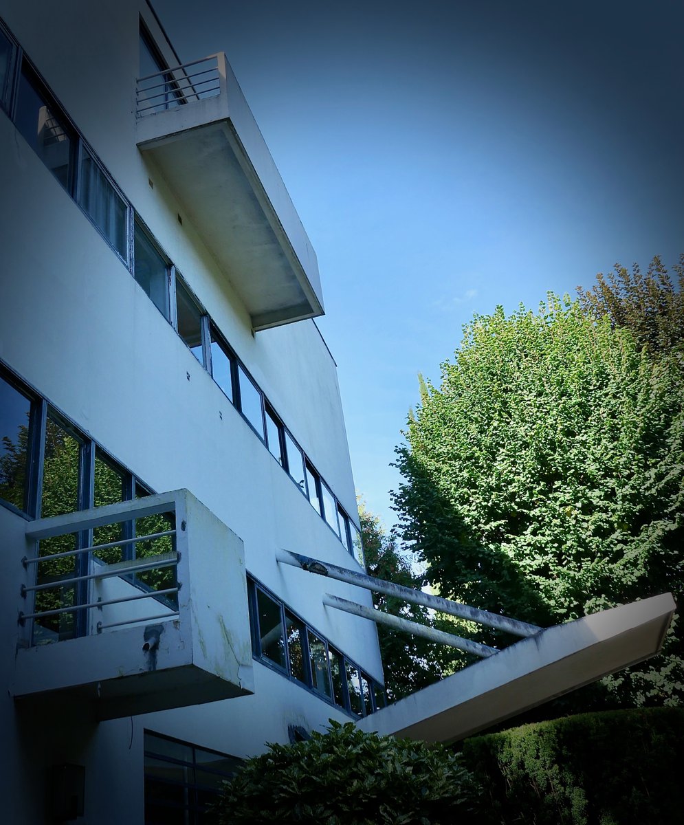 DocomomoF's tweet image. Retour en image sur la visite Docomomo de la villa Stein-de-Monzie, "les Terrasses", Le Corbusier, 1926-1927,
organisée par S. Fabris, guidée par T. Benton et C. Maniaque. 
fnac.com/a2008858/Tim-B…
Un grand merci aux copropriétaires pour leur accueil!
Photo @O. Nouyrit
