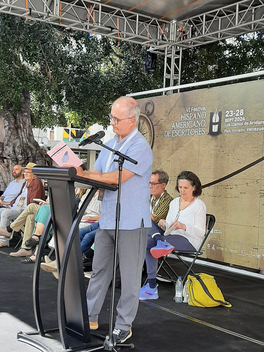 Ernesto Suárez lee su poesía en <a href="/HEscritores/">Festival Hispanoamericano de Escritores</a>