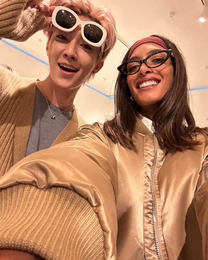 engsubaaronyan's tweet photo. [Instagram] 2024.0928

"#sandroparis
#impromptu
#fun
#stylish
Met at the #Sandroparis show room , had fun taking selfie , love her smile 😊
#ingy "

🔗https://t.co/4aTqr78wck

#炎亞綸 #AaronYan #アーロン #염아륜 https://t.co/uLNDNtCs00