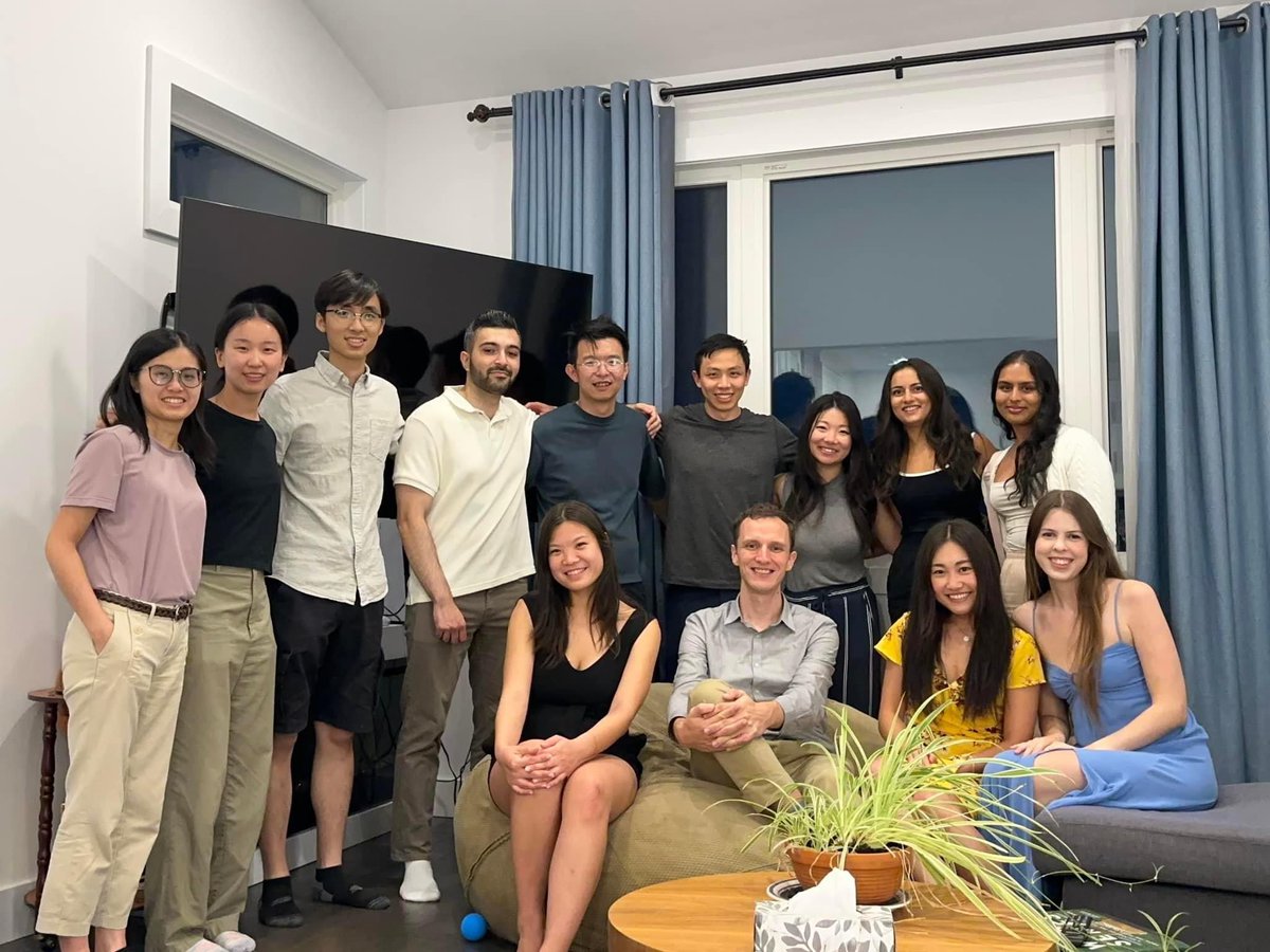 Western_MDPhD's tweet image. Last month at our social we celebrated our students who defended their PhDs & are starting clinical clerkship rotations 🏥 (@peteryufanzeng & Peter V.D.) or entering pre-clerkship medical training 📚(Alice)! Congrats to you 3 for achieving another milestone in this program!