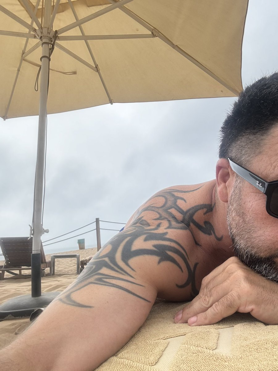 Xafarder245296's tweet image. #Winteriscomming 🥹🌴☀️😎