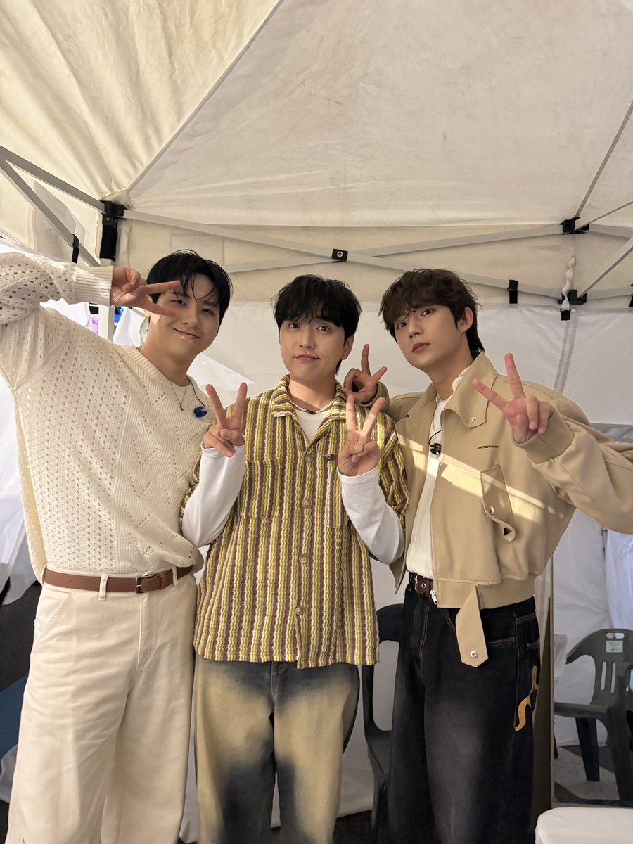 오늘 먼길 귀한 걸음 해 준 바나들 너무 고마워요. 조심히 잘 들어갔길 바랍니다. 우리 10월달에 또 만나자🫰❤️

#B1A4 #신우 #산들 #공찬 #모든건바나덕