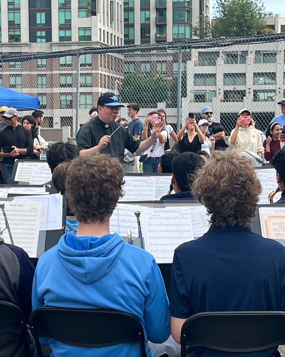SMCS1852's tweet photo. Our Homecoming Concert Band is now performing behind our grandstand! Don't miss your chance to see our talented student musicians.
#smcsfamily #smcsarts https://t.co/ejZrbMZpjb