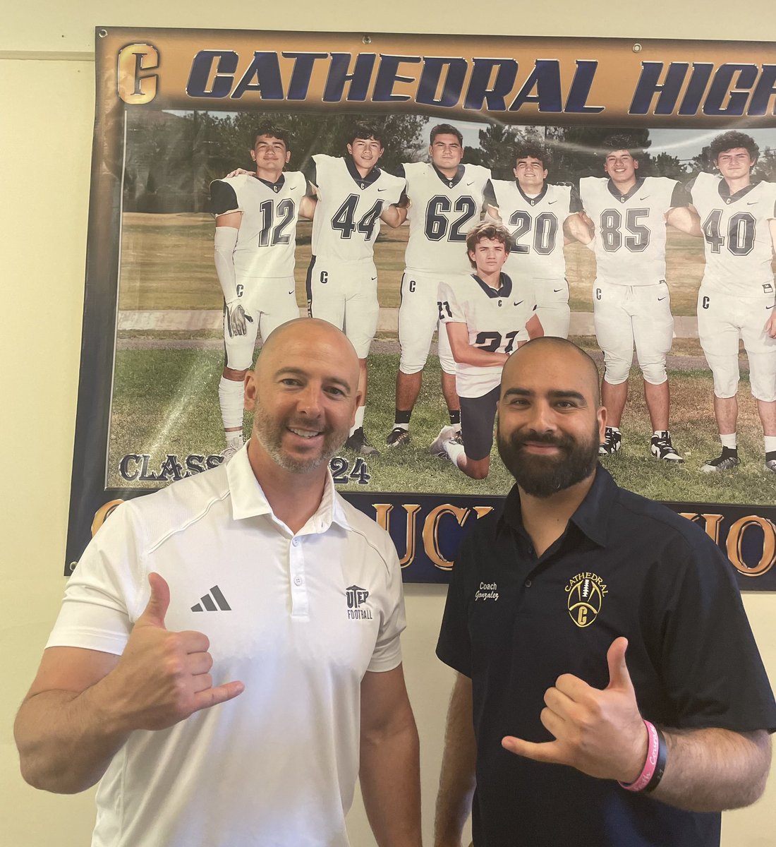 Jake Brown (@coachjake_brown) on Twitter photo Great visit with <a href="/CoachG_CHS/">Hristo Gonzalez</a> and <a href="/cathedral_fb/">Cathedral_FB</a> !! Appreciate the hospitality!!
#PicksUp ⛏️
#WinTheWest 🤙 Great visit with <a href="/CoachG_CHS/">Hristo Gonzalez</a> and <a href="/cathedral_fb/">Cathedral_FB</a> !! Appreciate the hospitality!!
#PicksUp ⛏️
#WinTheWest 🤙