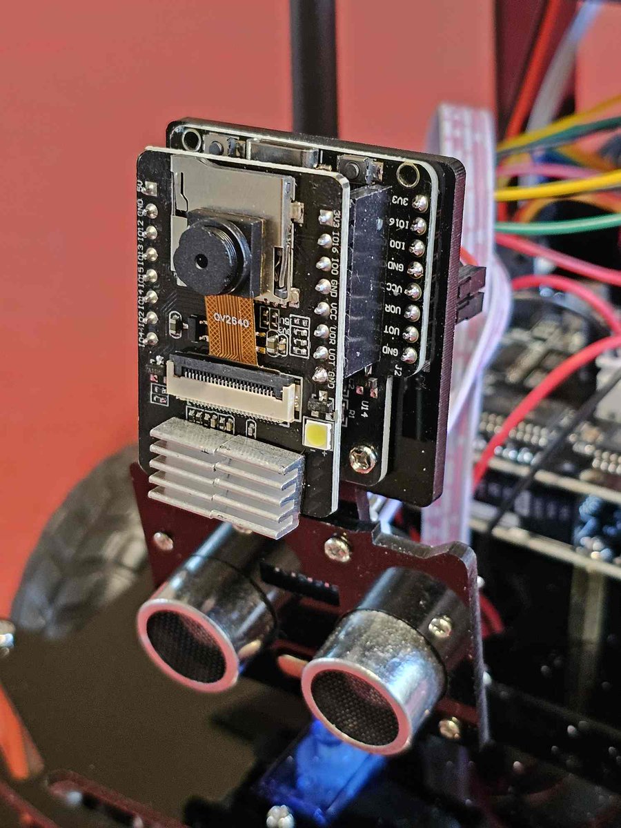 framboise314's tweet image. [2/2] Fin du montage du Robot #Solaire de @WauttonOutdoor L&apos; #ESP32CAM assure un retour image . Le panneau solaire est orientable et piloté par 2 cellules SDR qui pointent le panneau vers le soleil. #Yapluka installer les programmes sur #ESP et @Arduino et tester tout ça !