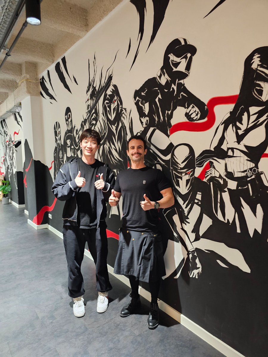 becker (@t1becker) on Twitter photo I'd like to thank <a href="/G2esports/">G2 Esports</a> and <a href="/RomainBigeard/">Romain Bigeard</a> for letting us practice at their amazing facility. Best luck at Worlds! 선수들 잘 도착해서 연습하고 있습니다. 연습 공간 제공해주신 G2 감사합니다. I'd like to thank <a href="/G2esports/">G2 Esports</a> and <a href="/RomainBigeard/">Romain Bigeard</a> for letting us practice at their amazing facility. Best luck at Worlds! 선수들 잘 도착해서 연습하고 있습니다. 연습 공간 제공해주신 G2 감사합니다.