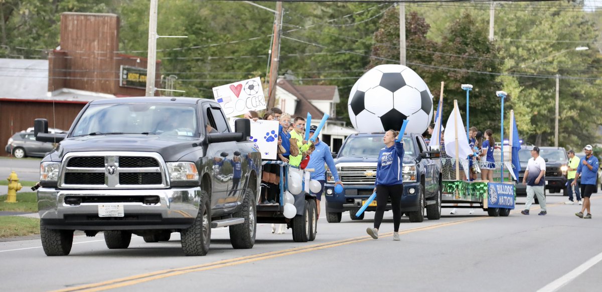 Welcome back Homecoming Parade! #HoneoyeProud