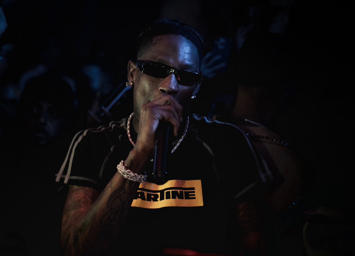 flashedbyelisa's tweet image. …