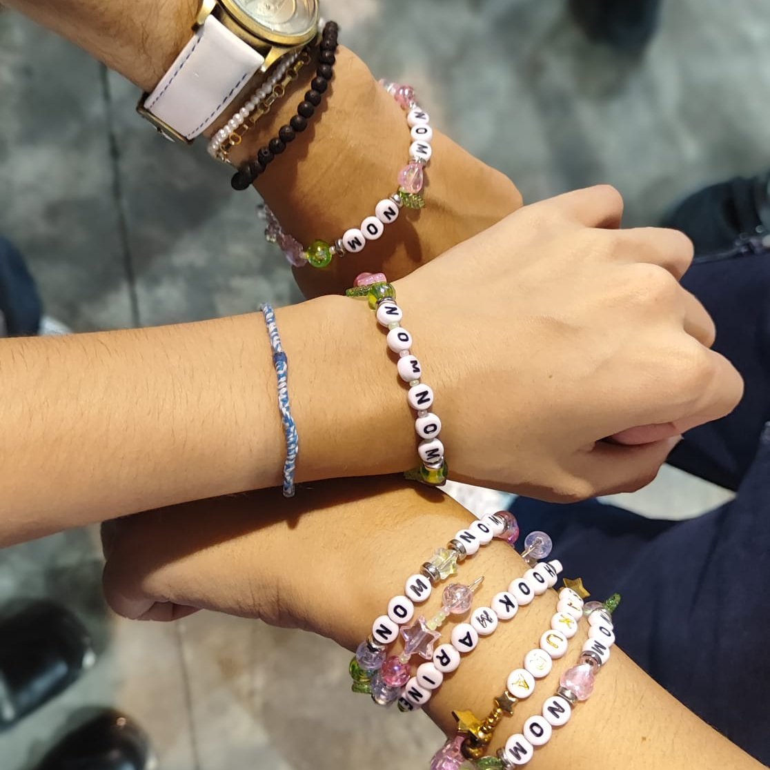 keyday_16's tweet photo. nom nom friendship power https://t.co/rUtfRiDZ5R