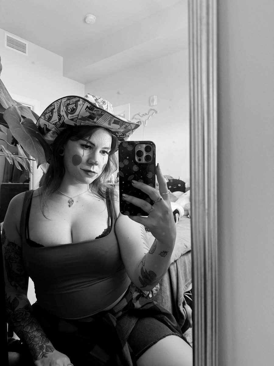 𝕮𝖊𝖑𝖆 (@celamakaye) on Twitter photo 