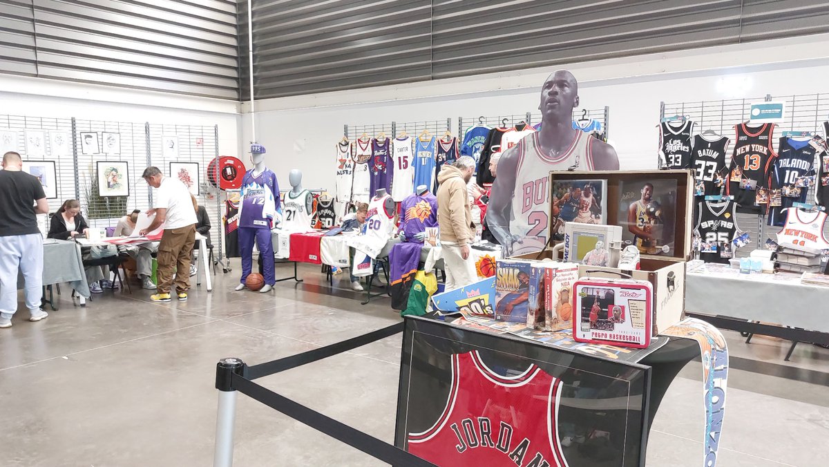 LilleCardShow (@lillecardshow) on Twitter photo Le #LilleCardShow, c'est fini ! 
Quelle journée les amis 🔥🤩
On a battu tous les records avec plus de 800 visiteurs !
Et d'innombrables sourires, trouvailles, rencontres, trades, breaks, signatures, ventes, dons... alors pour tout ça : MERCI ! ❤️
#Hobby #Card #TCG #Lille Le #LilleCardShow, c'est fini ! 
Quelle journée les amis 🔥🤩
On a battu tous les records avec plus de 800 visiteurs !
Et d'innombrables sourires, trouvailles, rencontres, trades, breaks, signatures, ventes, dons... alors pour tout ça : MERCI ! ❤️
#Hobby #Card #TCG #Lille