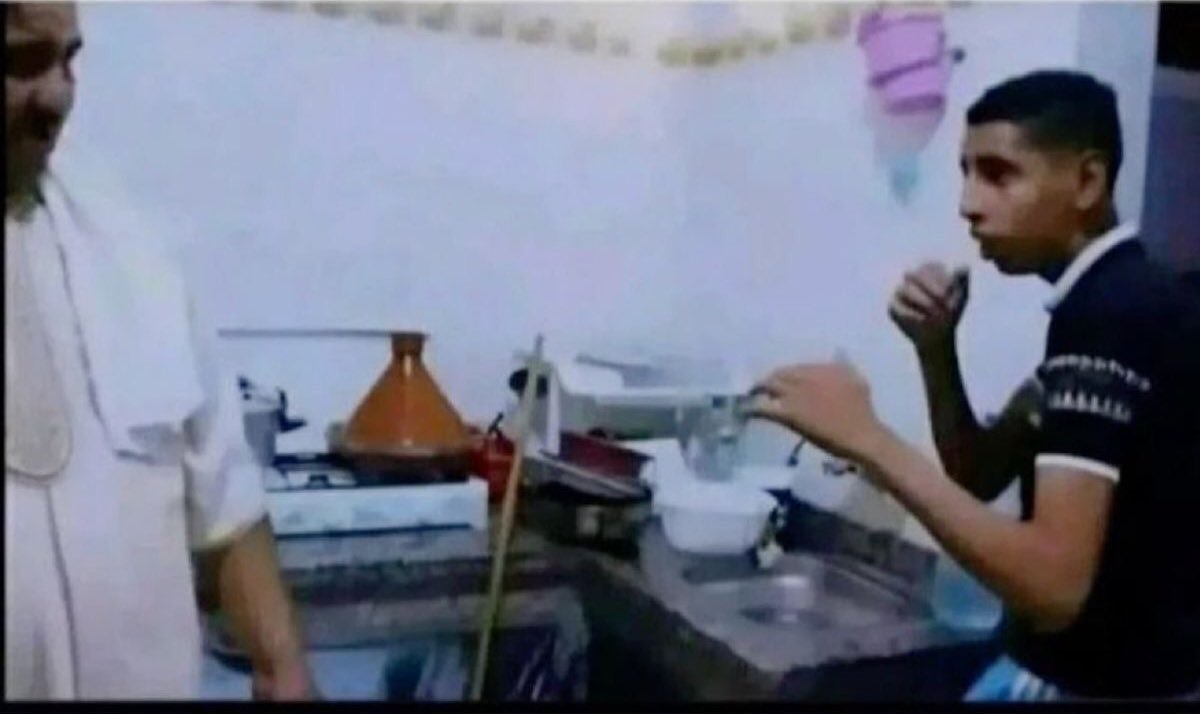 ابوك لما يقول ليك ماف رجعة للخرطوم الا بعد يذيعو البيان