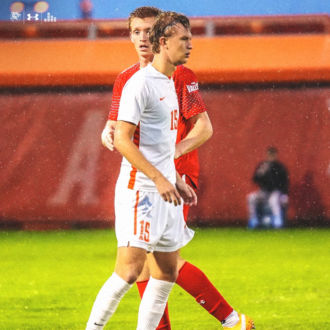 First career start for one <a href="/nate_mefford/">Nathan Mefford</a> Friday night at Bowling Green 🙌

#ItsBruinTime