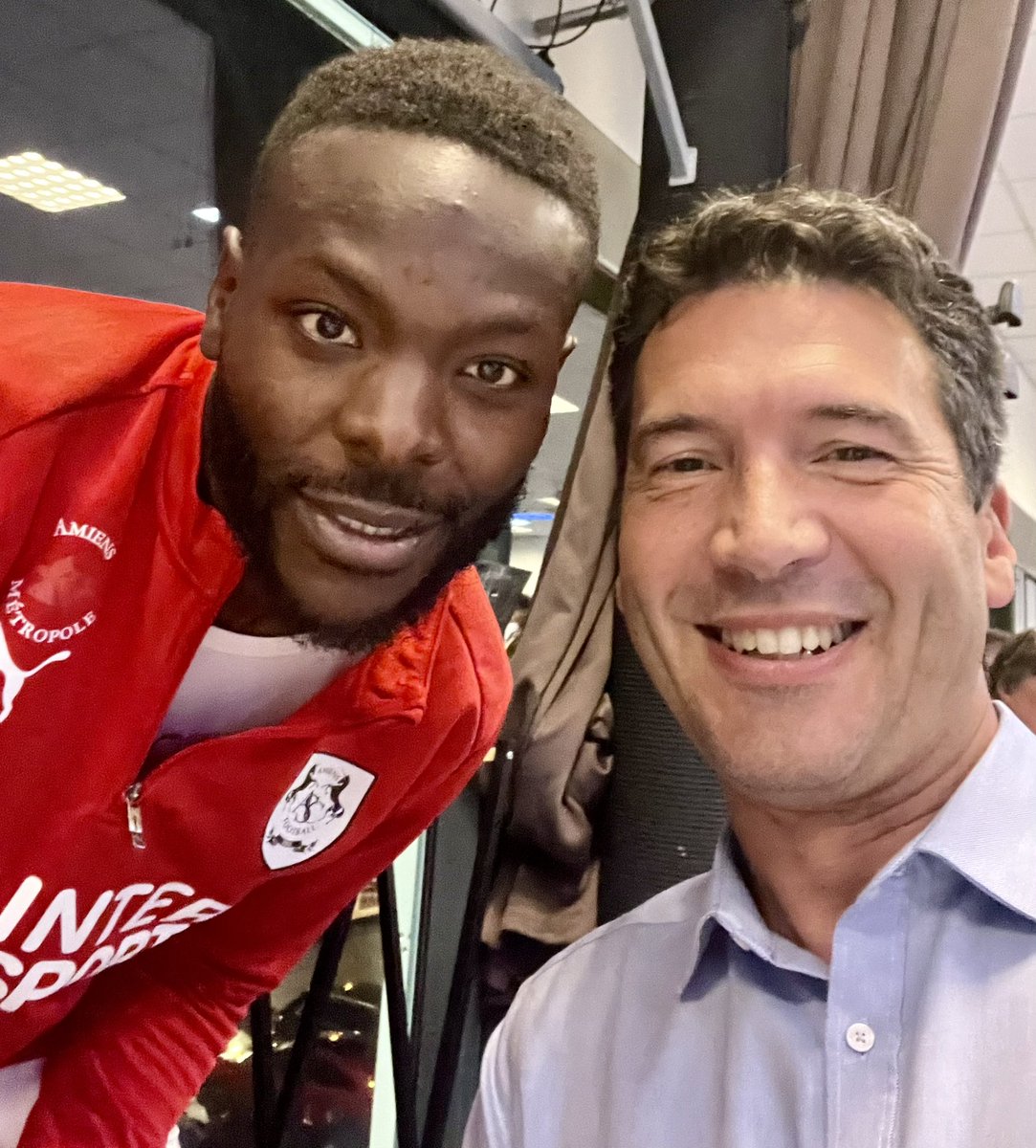 Très belle Victoire de l’<a href="/AmiensSC/">Amiens SC</a> qui remonte à 3 points du leader 💪💪 et bravo à Louis Mafouta pour ses 2 buts ⚽️⚽️ #Amiens 🏆