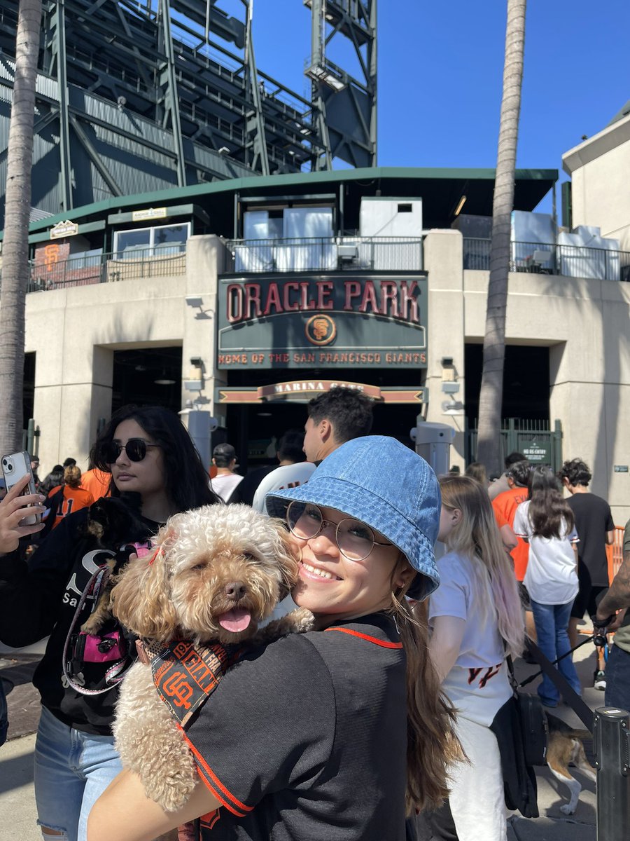 Hi guys! #sfgiants #dogday