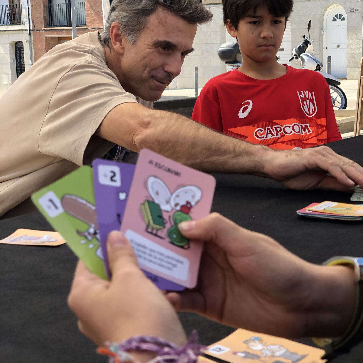 Avui ho he passat genial al <a href="/SQVJUGA/">SQVJuga</a> jugant amb el <a href="/jocsangonera/">Sangonera</a>, el <a href="/joc_esmolet/">Joc l’Esmolet</a> i el #NoPucTincAssaig amb els amics de #SantQuirze i altres racons de Catalunya 😊 Moltes gràcies a tots per venir!