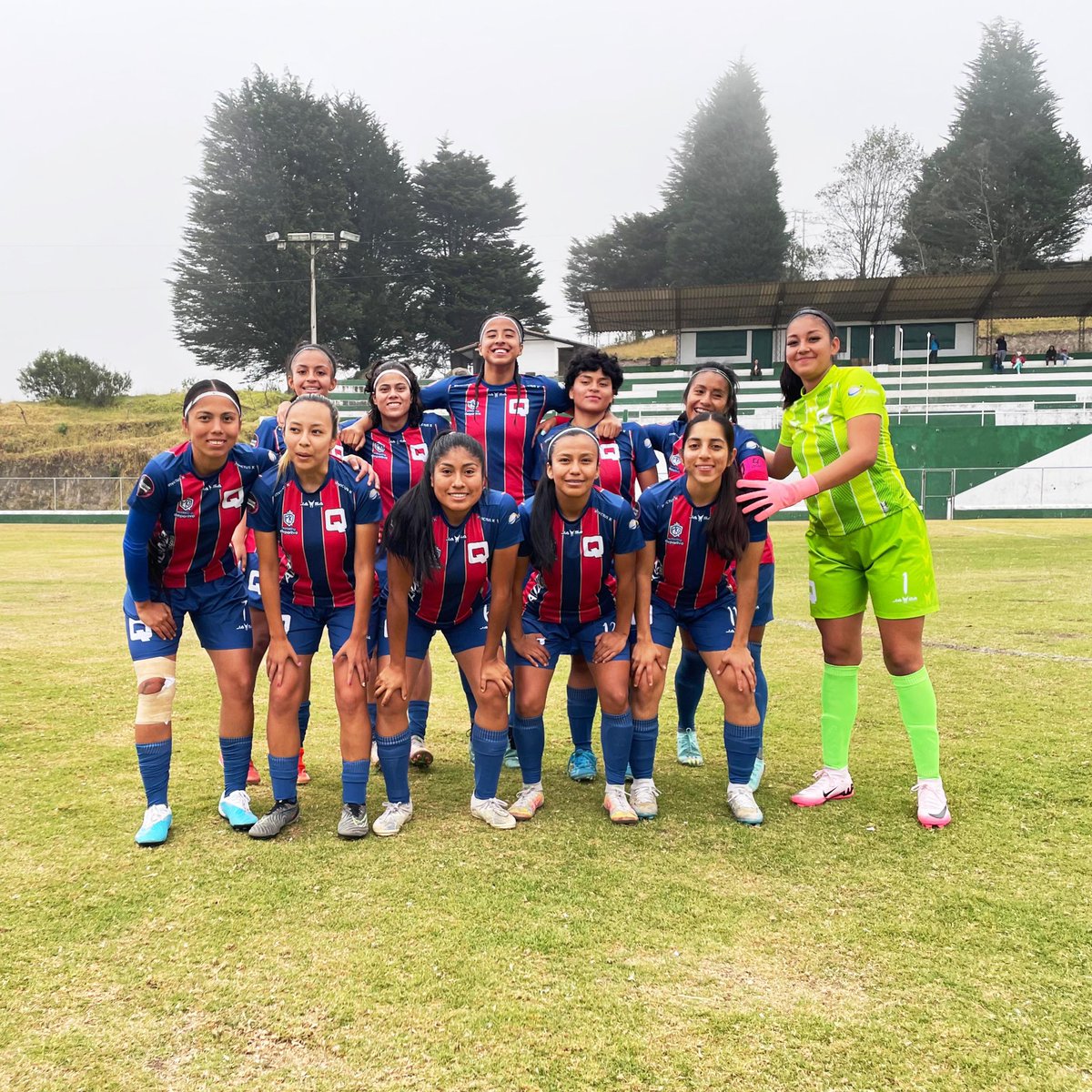 La tarde de ayer conseguimos una gran victoria en nuestro partido ante S. M. 7 Mares. 🔥❤️💙

SM 7 Mares 0️⃣ - 1️⃣ #Quiteñas

Quiteñaaaaas de corazón 💙❤️🎶

#JuntasPorElQuito
