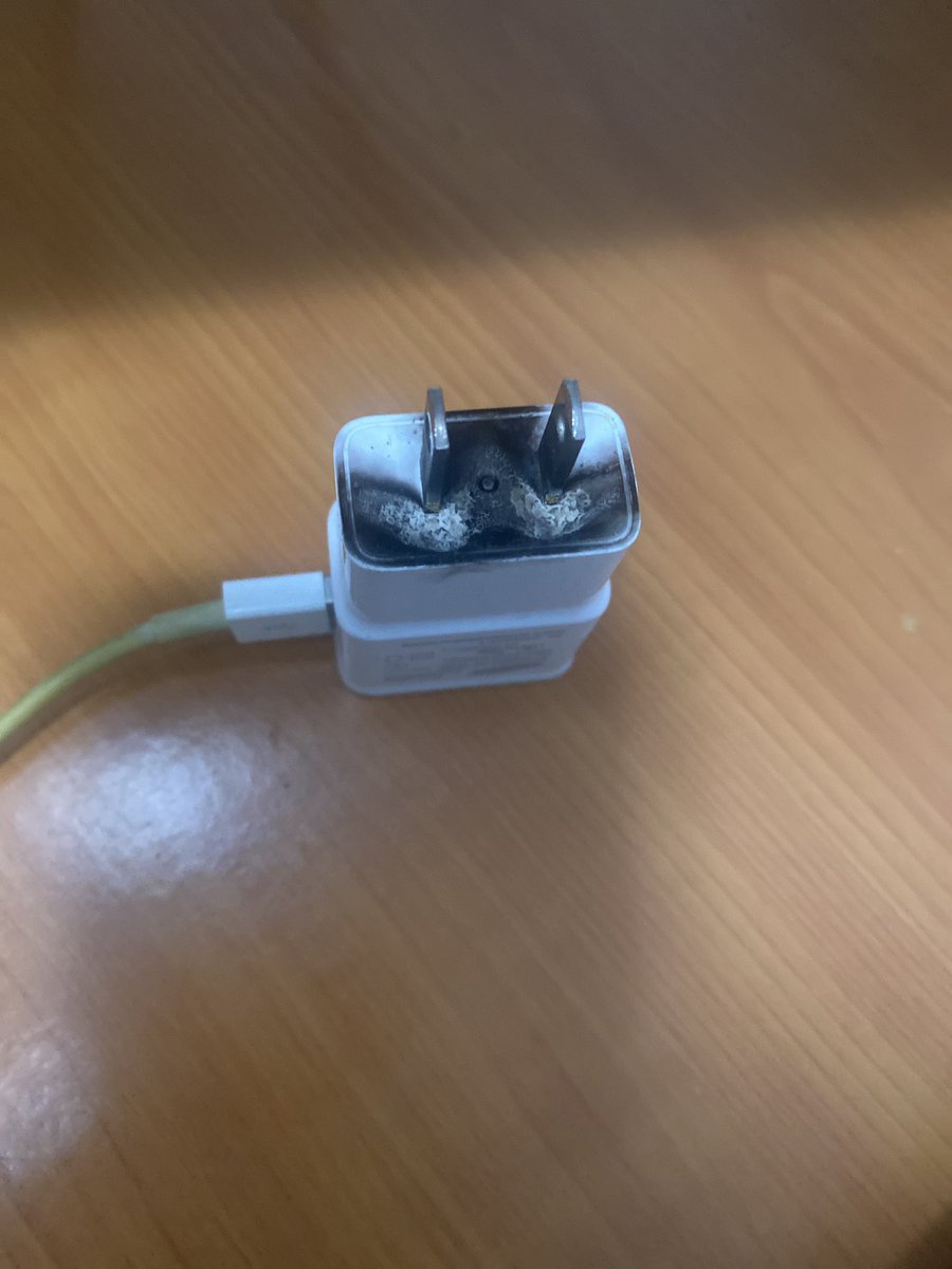 Innepped's tweet image. Headset broke and this happened so yeah… I want to commit Neppeku