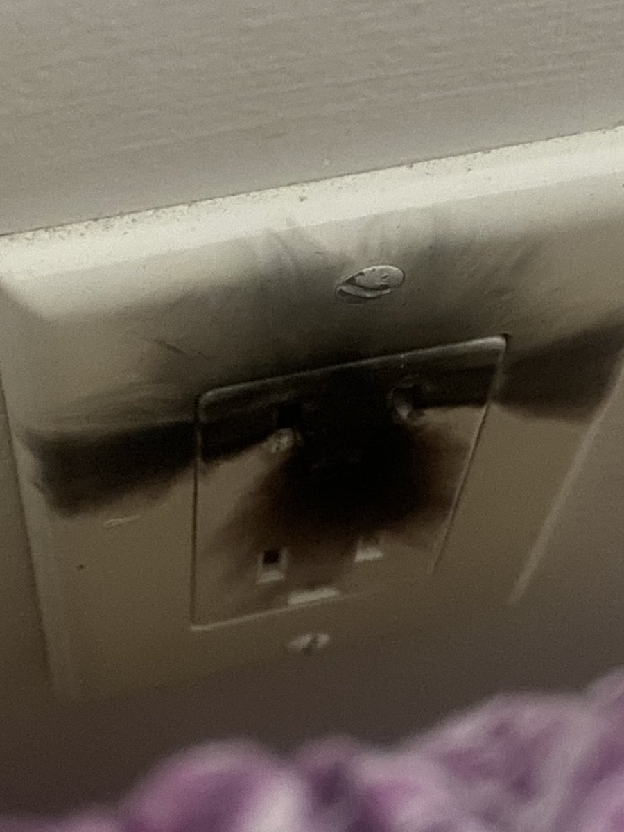 Innepped's tweet image. Headset broke and this happened so yeah… I want to commit Neppeku