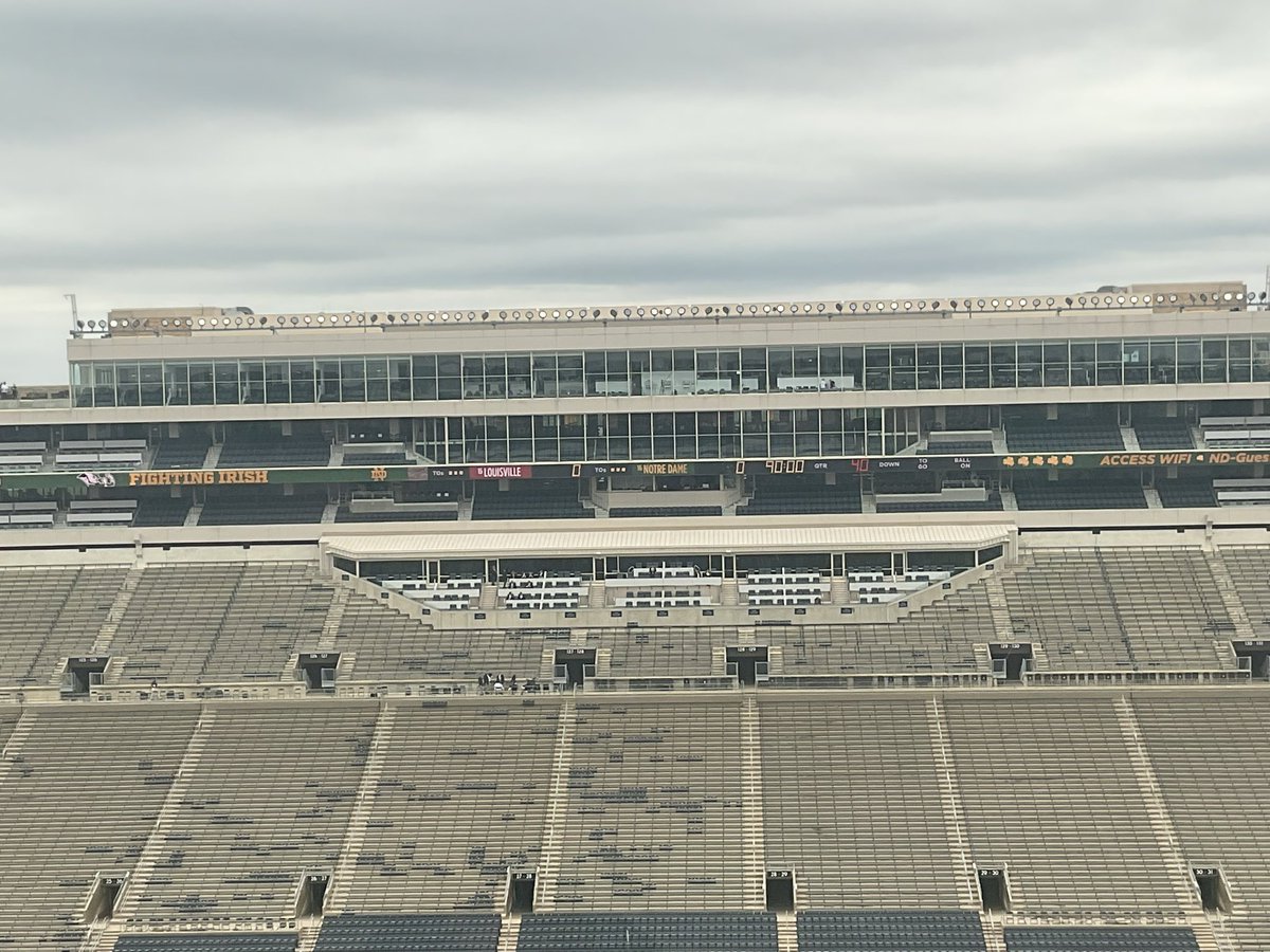 TNNDN's tweet photo. Outlined against a BLUE-GREY SKY….
@NDFootball takes on @LouisvilleFB.
📍@NDStadium
⏰ 3:30 pm EST
💻 @peacock
📻 @NotreDameRadio with @TonySimeonePxP & @RyanHarris_68
📻 @WVFI_Sports (The Student voice of the Fighting Irish)
#GoIRISH #BeatCards #NDvsUL #ProtectOurHouse https://t.co/jrb2brZglW