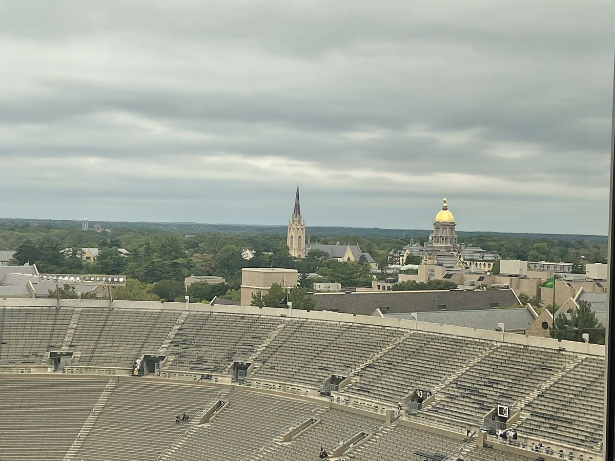TNNDN's tweet photo. Outlined against a BLUE-GREY SKY….
@NDFootball takes on @LouisvilleFB.
📍@NDStadium
⏰ 3:30 pm EST
💻 @peacock
📻 @NotreDameRadio with @TonySimeonePxP & @RyanHarris_68
📻 @WVFI_Sports (The Student voice of the Fighting Irish)
#GoIRISH #BeatCards #NDvsUL #ProtectOurHouse https://t.co/jrb2brZglW