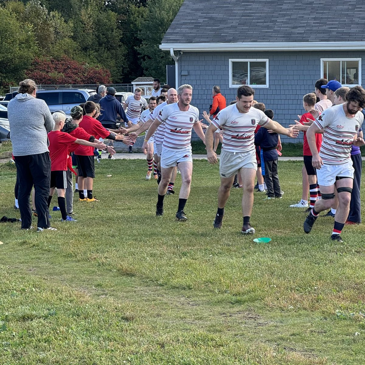 The Loyalists Youth Rugby players cheering the <a href="/LoyalistsRugby/">Loyalists RFC</a> onto the field before the New Brunswick Men’s Provincial A Final