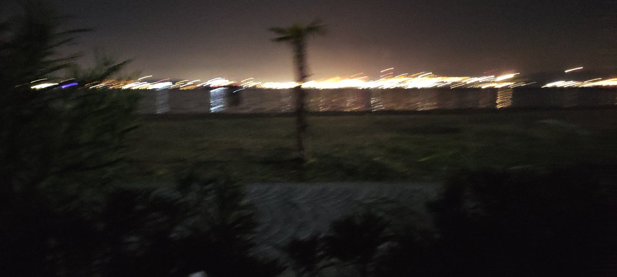 Bugün Aliağa sahilde yalnız takılmak istedim