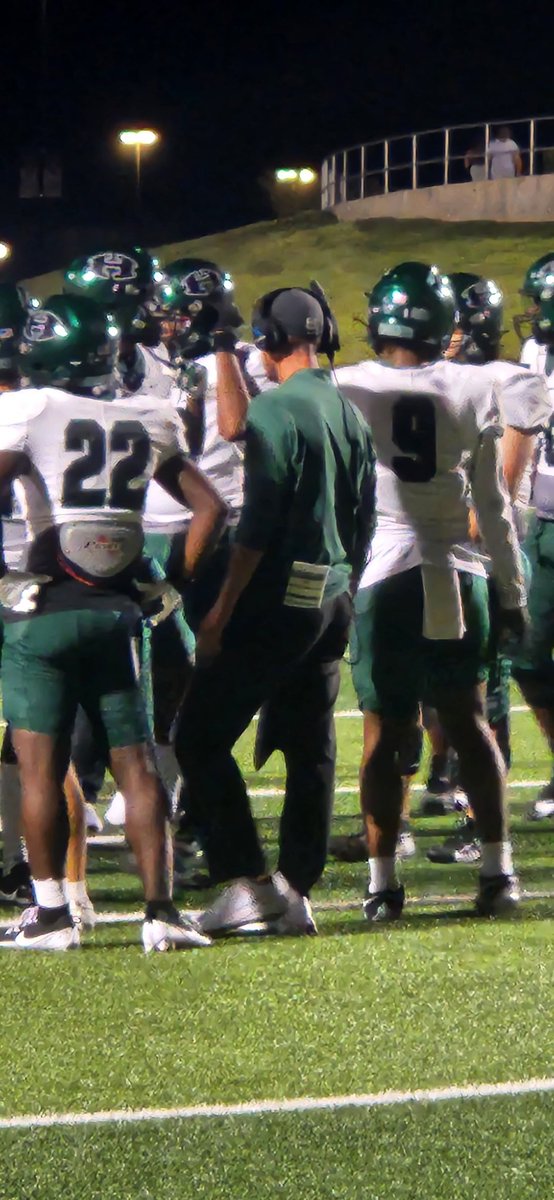 marcusdforney's tweet photo. During a Thursday Night Lights road game Huntsville Hornets football team defeated West Fork HS Gators in a convincing fashion 42 to 7. Shout out to all the coaches,  fans, band,  cheerleaders, GGs &amp; players. Job well done! #WNU188 ##BuildingChampions https://t.co/6uIZBPKy7j