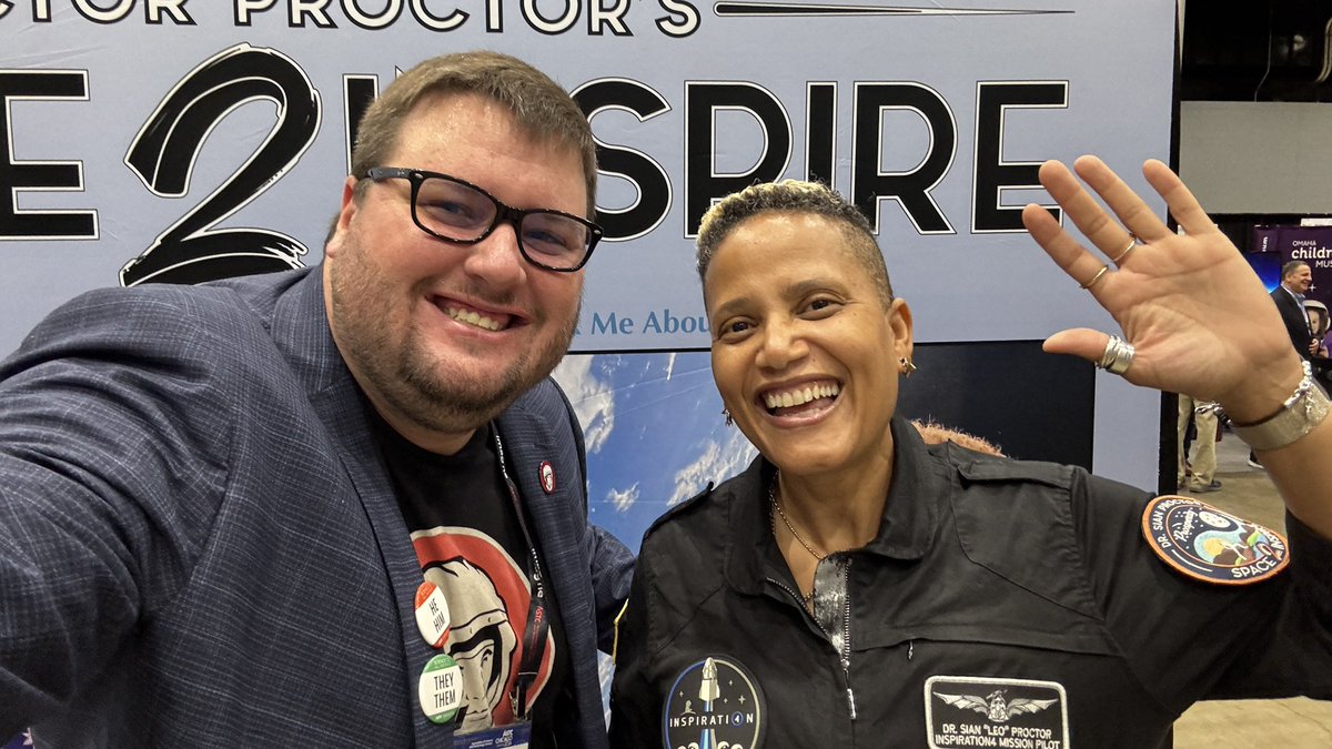 YurisNight's tweet image. We’re here at #ASTC2024 checking out some incredible booths when all of a sudden a wild @DrSianProctor appears!