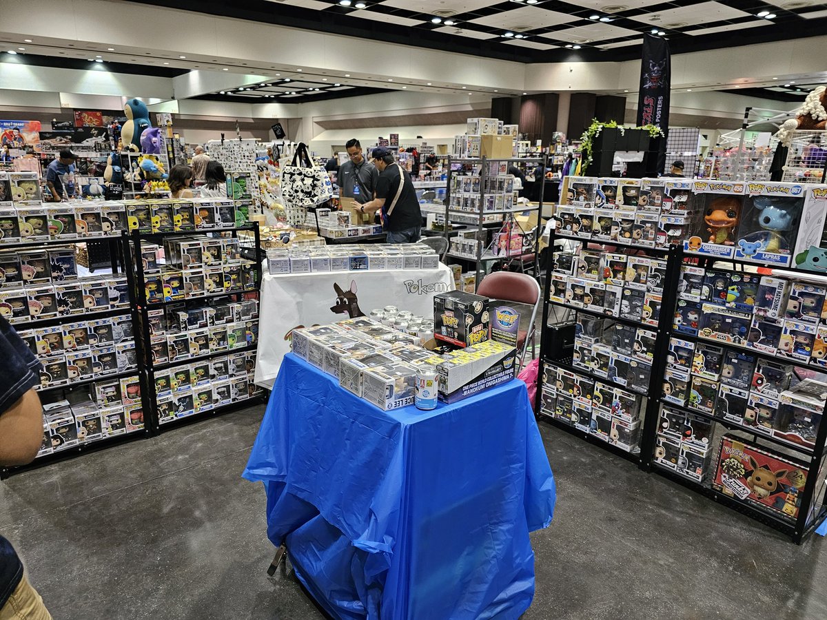 Barrio Collectibles 🔜 Hypecon tweet media