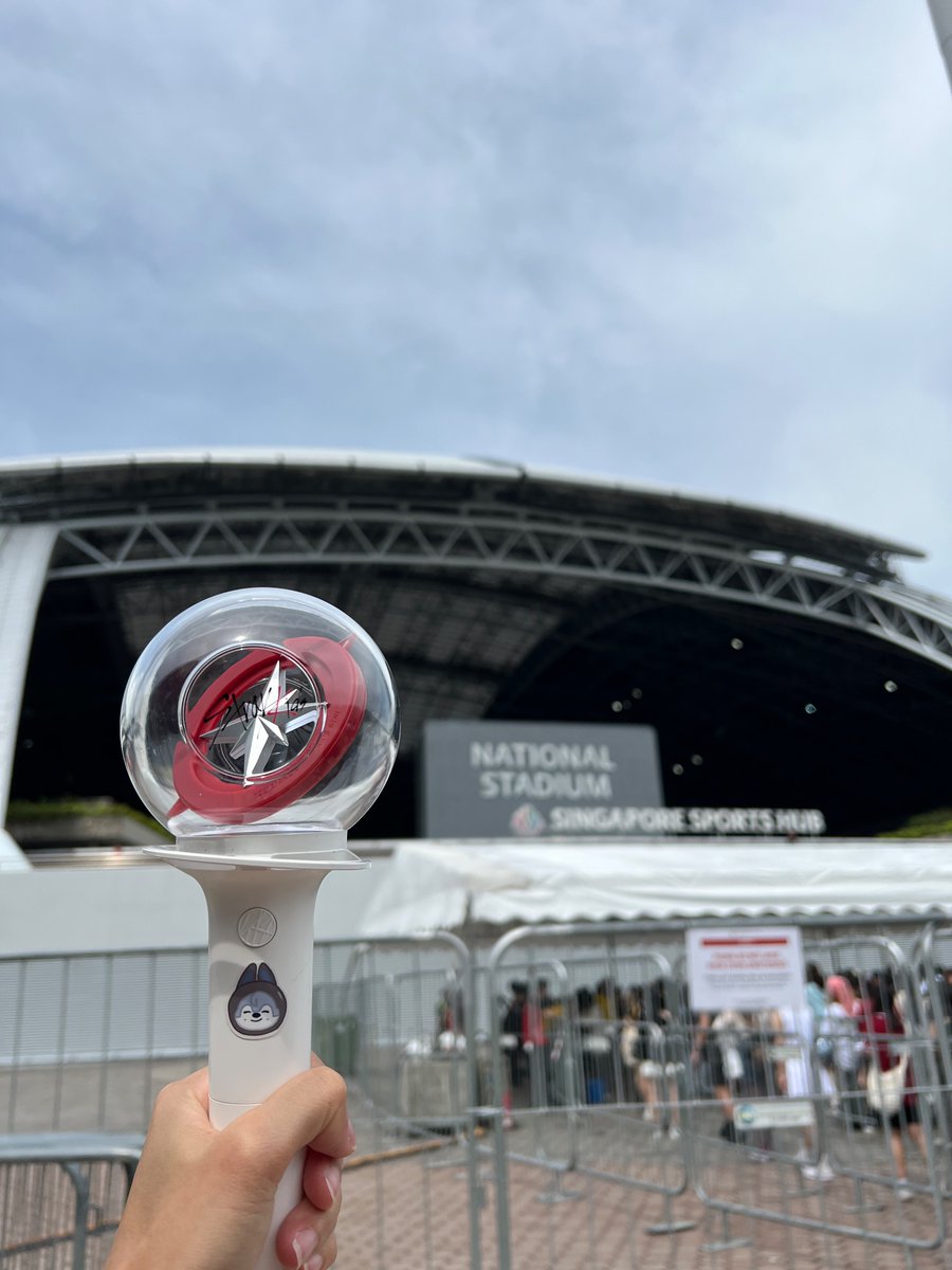 j_one_min's tweet photo. 🧵: dominATE in singapore https://t.co/bTpVJj1nPH