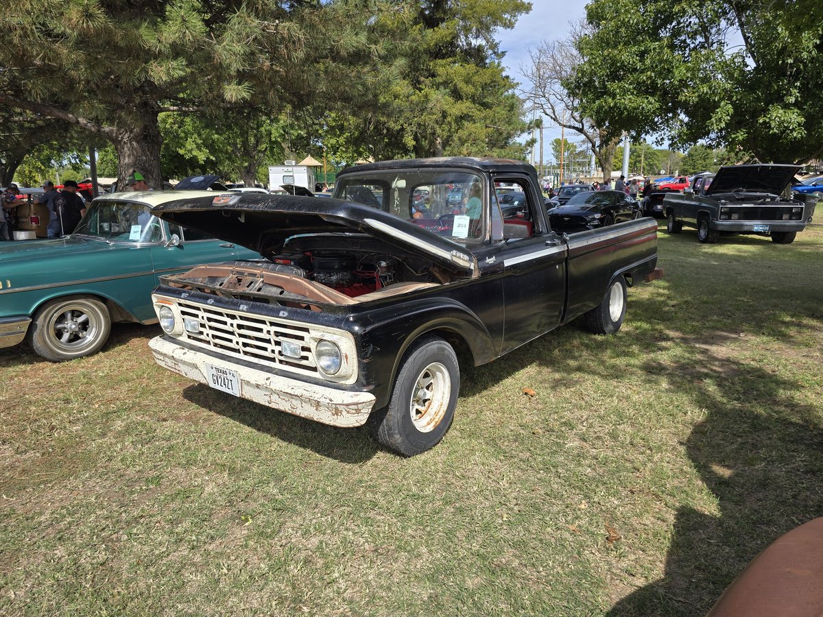 hoffmmd's tweet photo. Ark City Car Show. https://t.co/0nWPTv4eJp