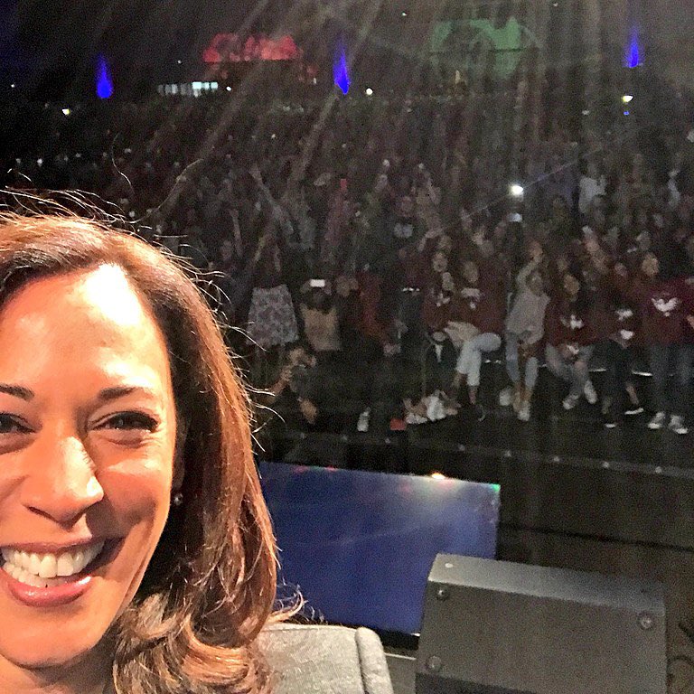 LeftyWinter's tweet photo. Would you take a selfie with Vice President Kamala Harris if given the chance. 

Yes or No?
