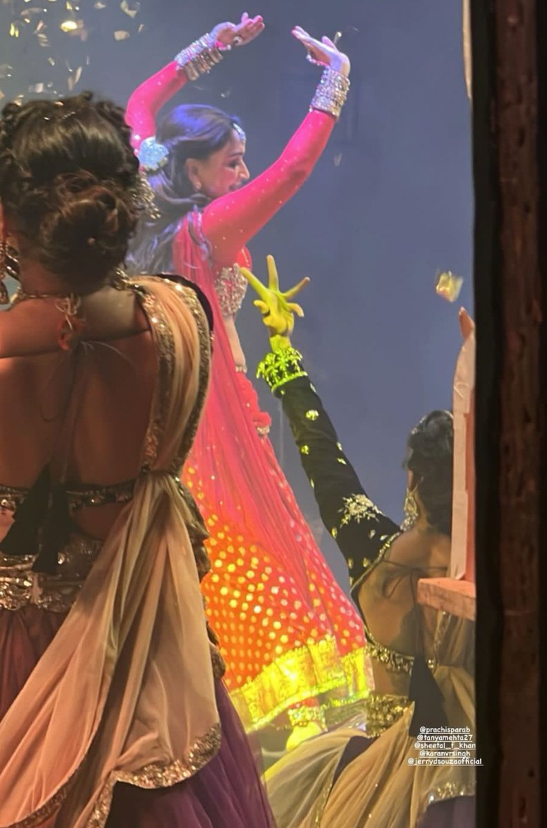 SoSweetMadhuriG's tweet image. So sweet 😘🤗❤‍🔥🌹
My sweet madhuri ji 😘🤗❤🌹
My dancing queen💃👸 😘🤗❤🌹can't wait to see tonight was magic....💃😘🤗❤‍🔥🌹
Love u so much my sweet
 madhuri ji....😘🤗❤🌹
@MadhuriDixit
#MadhuriDixit
#SweetSmile
#DancingQueen
#bollywoodqueen
#DanceDiva