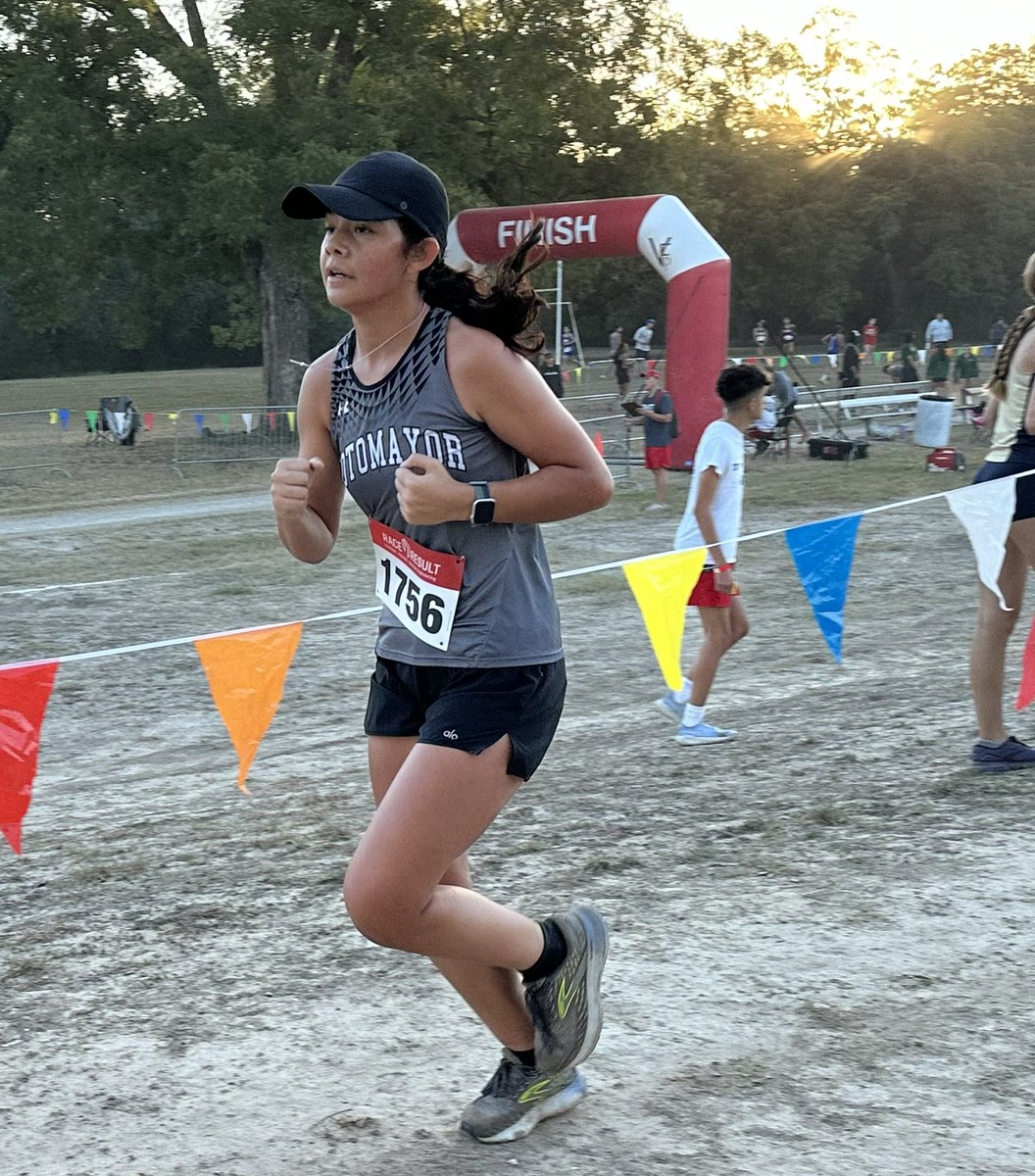 SadieCakes210's tweet photo. SW Legacy Titans - Cross Country Invitational https://t.co/TXp5sj0TNb
