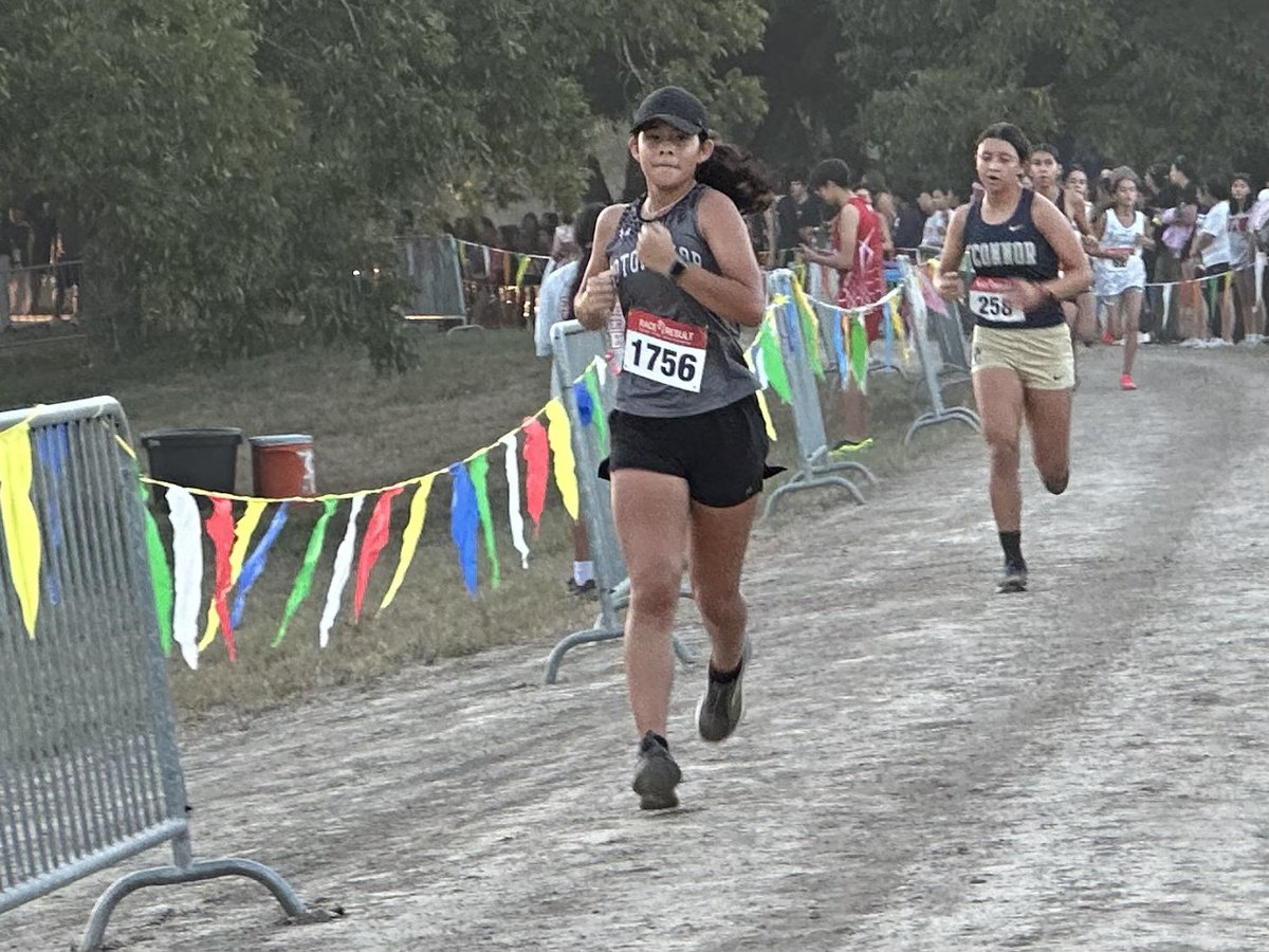 SadieCakes210's tweet photo. SW Legacy Titans - Cross Country Invitational https://t.co/TXp5sj0TNb