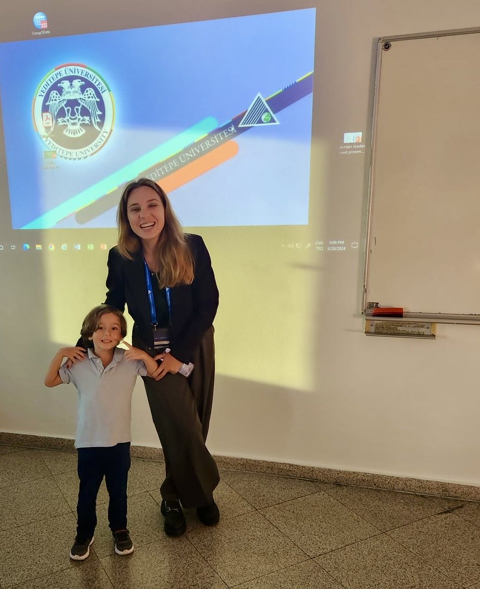 cansu_glc_'s tweet photo. En güzel konferans misafirim💙#sitd #SİTD’24 https://t.co/fdXLnkQFSk