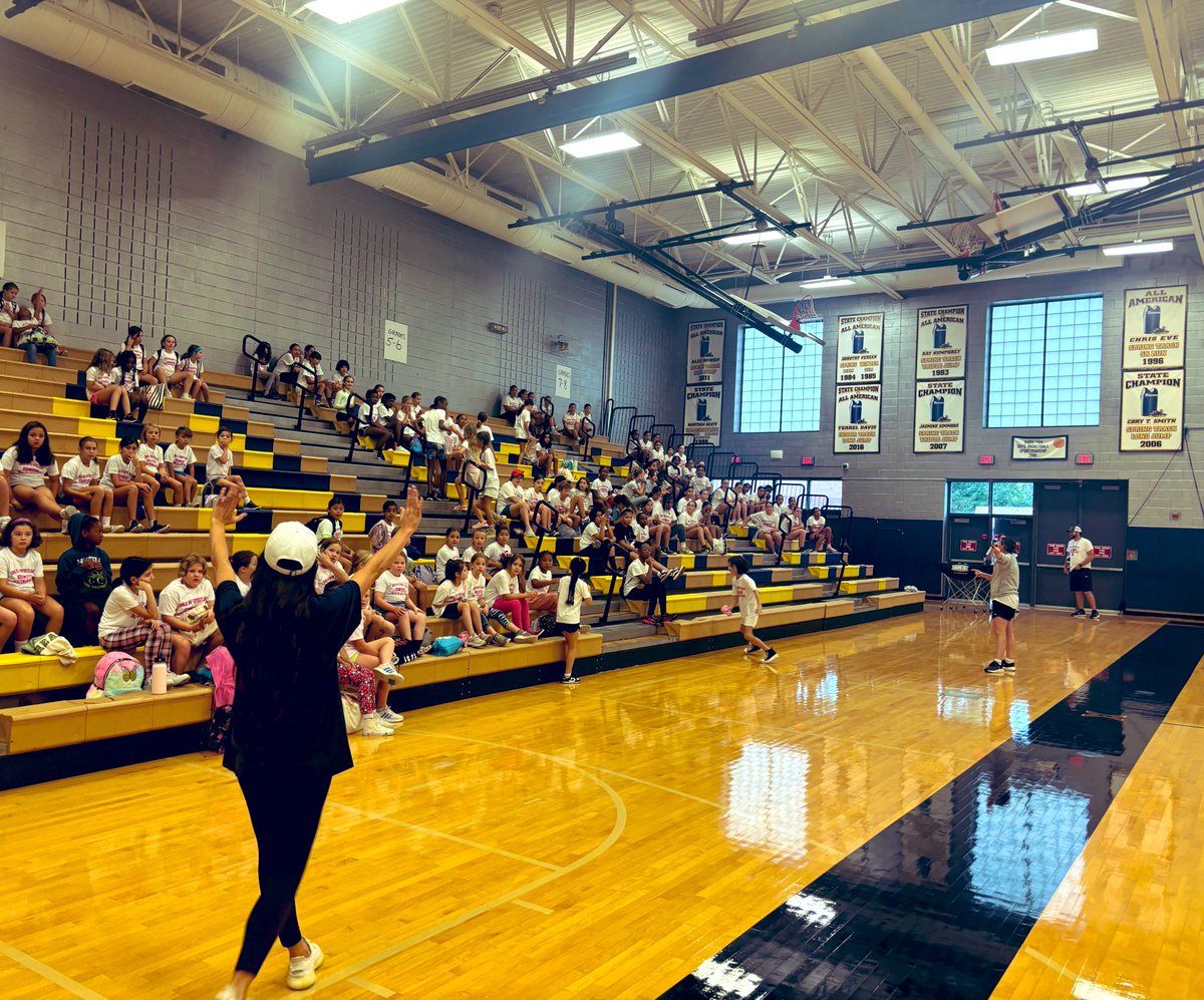 Beacon girls having a blast at Girls In Sports Day! 

It’s so special to have my first shared sports experience with my daughter be with the awesome Grade 3-8 girls of BCSD and all of the wonderful staff, coaches, and admin who helped to put it together! <a href="/BCSDBulldogs/">Beacon Athletics</a> <a href="/BeaconCSD/">Beacon City Schools</a>